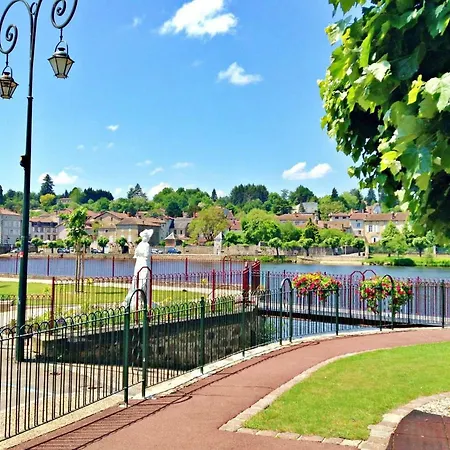 Maison Loubignac At Les Vergnes Gites * Exideuil-sur-Vienne