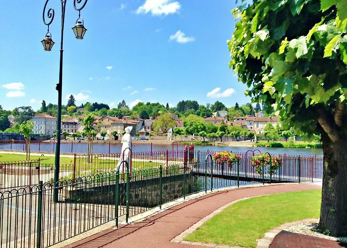 Maison Loubignac At Les Vergnes Gites * Exideuil-sur-Vienne